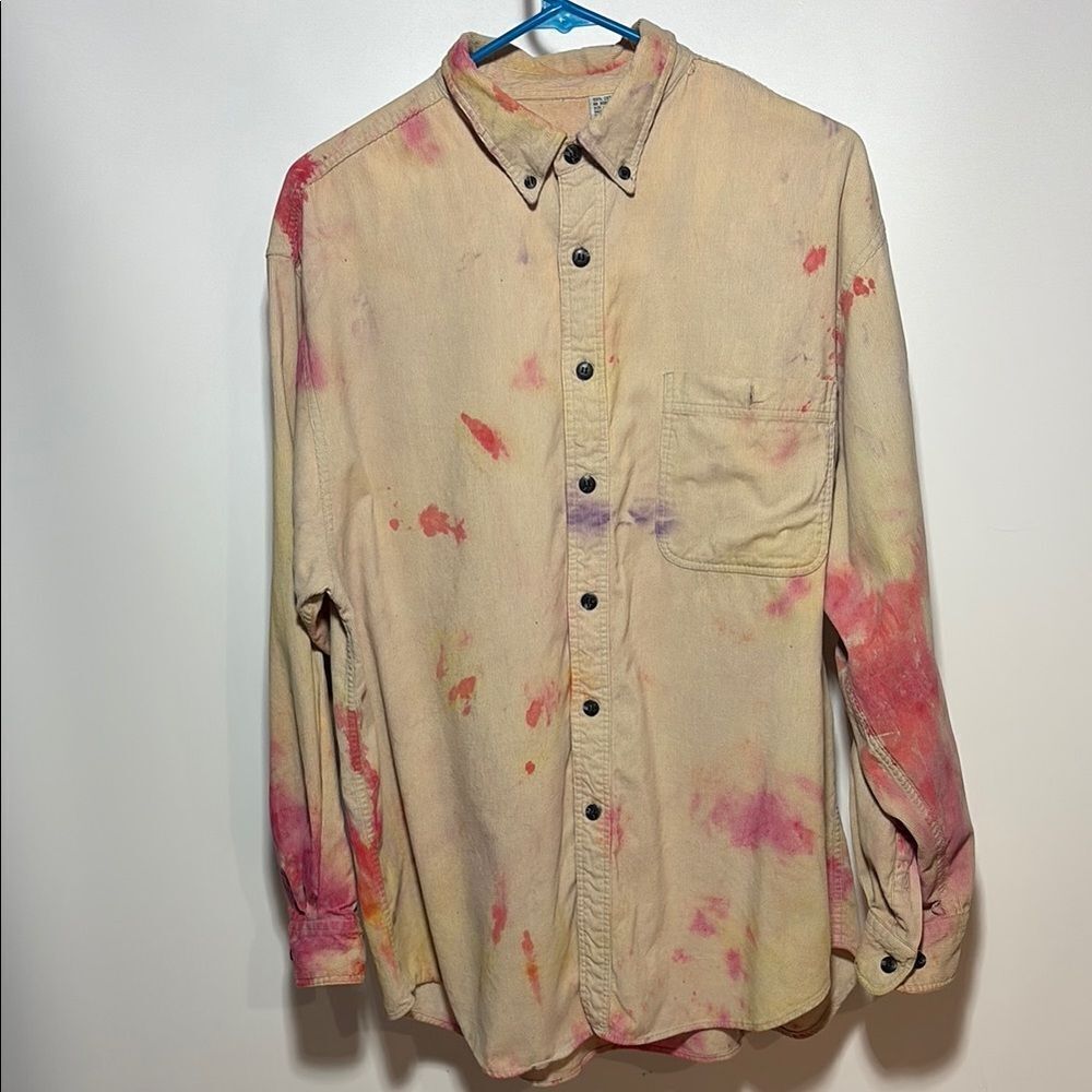 Cream and Red Casual Button Down Shirt with Artistic Dye Pattern